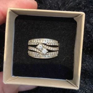 Beautiful diamond wedding ring 3 peice . Authentic diamonds in white gold